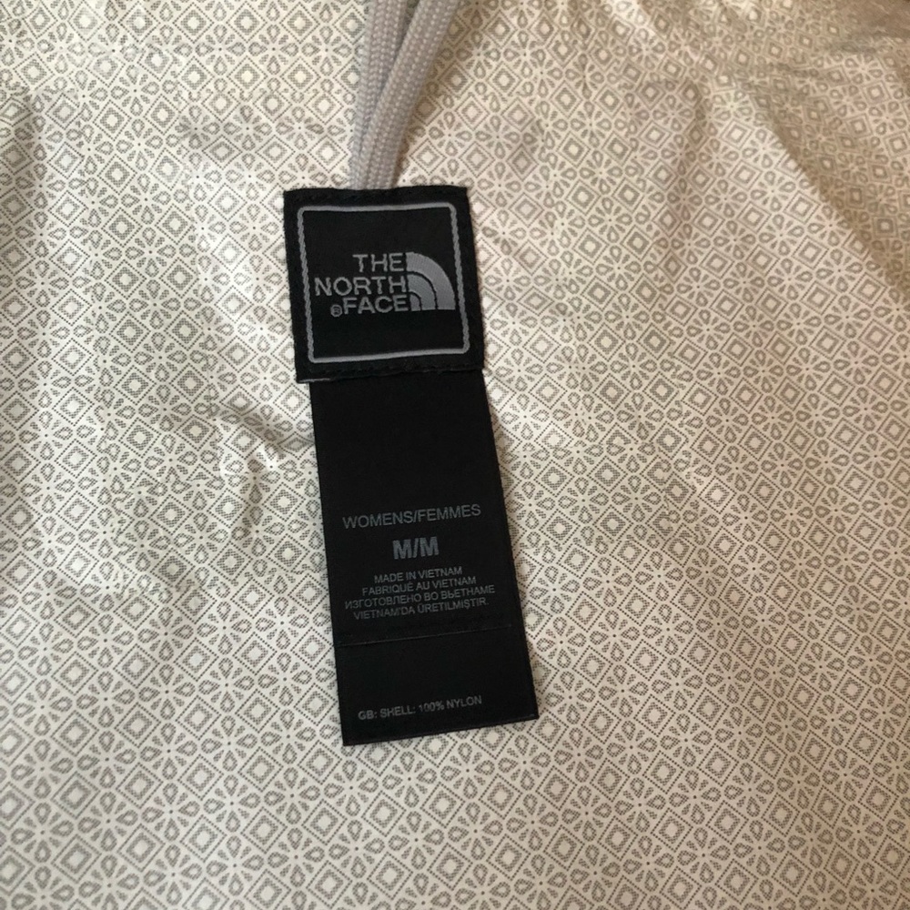 The North face jacket/shell. Purple. Size medium - Picture 7 of 7